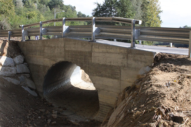 Nuovo ponte su Rio Navissano.